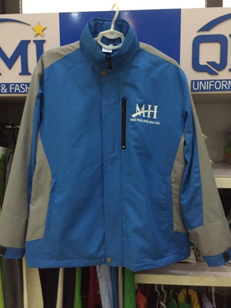 Đồng phục áo gió công ty - Đồng Phục QMI - Công Ty TNHH MTV Sản Xuất Và Thương Mại Quang Minh - QMI